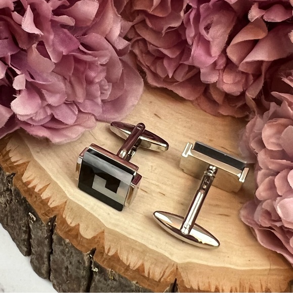 Retro Black Onyx and Mother of Pearl Spiral Cufflinks - Picture 8 of 15